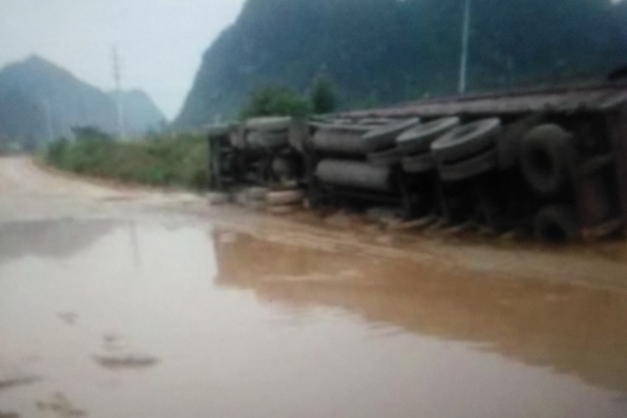 这段积水路为何无人管理 - 靖西市·靖西网