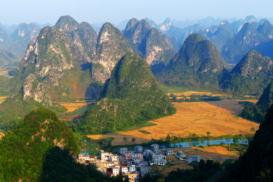 青山绿水依然美丽，靖西市大兴村秋收后的景色。 - 靖西市·靖西网