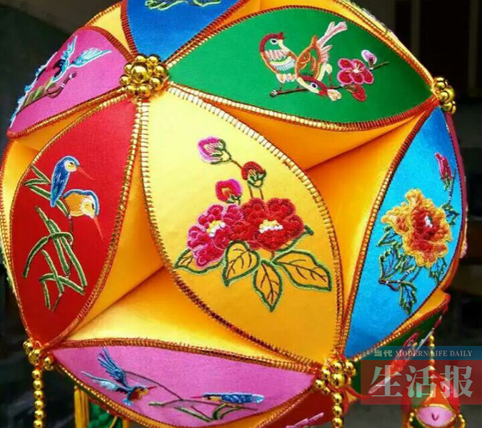 传统绣球12瓣 靖西 "中华巧女"自创出30瓣的绣球(图) - 靖西市·靖西网