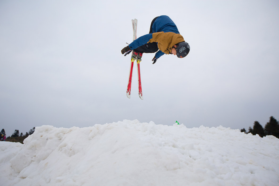 仙女山俄罗斯比基尼美女滑雪--- 一出场就引发尖叫（图） - 靖西市·靖西网