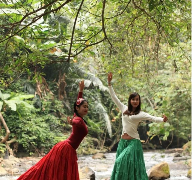 靖西通灵大峡谷首创原生态即兴自由舞户外实景呈现 - 靖西市·靖西网