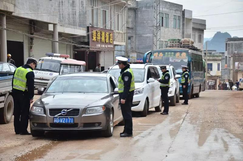 靖西交警开展道路交通秩序大整治 进一步强化乡镇交管工作 - 靖西市·靖西网