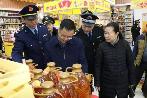 靖西市副市长带队开展春节前食品安全大检查 - 靖西市·靖西网