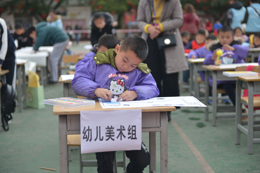 “翰墨书画迎新春 ”——我市成功举办2018年中小学生“我的中国梦”现场书画创作比赛 - 靖西市·靖西网