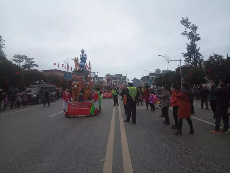 靖西交警蜀黍们的春节是这样度过的！ - 靖西市·靖西网