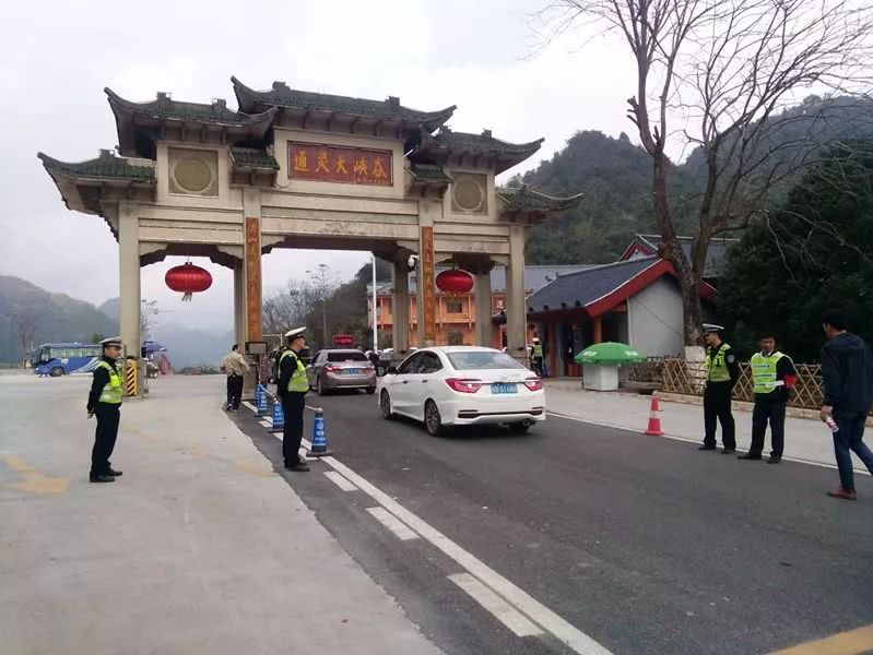 靖西交警蜀黍们的春节是这样度过的！ - 靖西市·靖西网