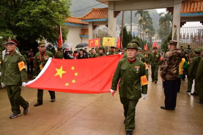 千名参战老兵到靖西祭拜烈士，场面震憾！ - 靖西市·靖西网