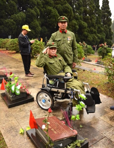 千名参战老兵到靖西祭拜烈士，场面震憾！ - 靖西市·靖西网