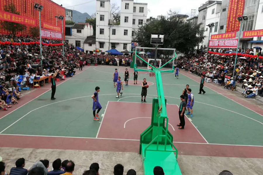 3月2日，靖西湖润镇人山人海 - 靖西市·靖西网