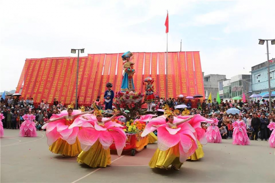 近万人齐聚靖西化峒，到底发生了什么....... - 靖西市·靖西网