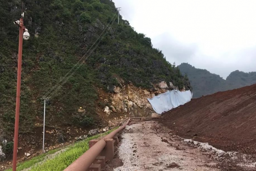 德保：华银铝赤泥库悬在村庄头顶，村民担心今年雨季再再再流出红色污水 - 靖西市·靖西网