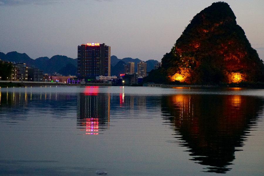 暮霭生水岸，龙潭落霞时。 - 靖西市·靖西网