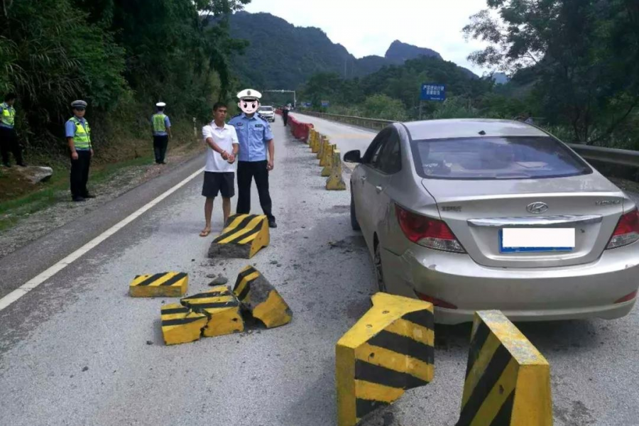 男子无证驾驶冲卡 - 靖西市·靖西网