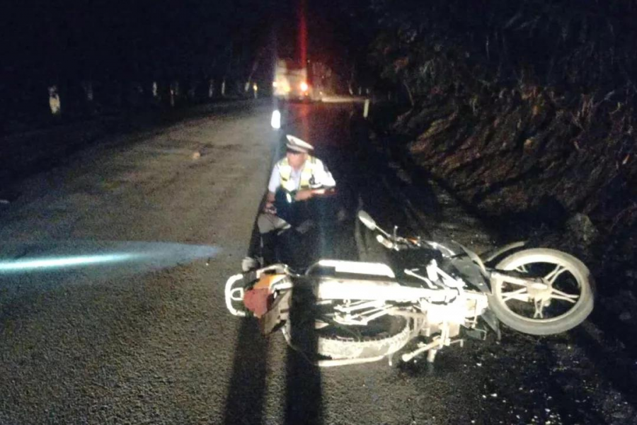 深夜，靖西一男子横躺公路边…… - 靖西市·靖西网