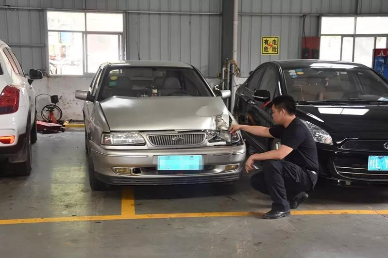 德保一男子开车撞上三轮车后逃逸，造成1人死亡...... - 靖西市·靖西网