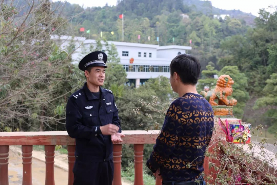 警徽闪闪 | 使命担当忠诚信仰 唯有奋斗不负芳华——记靖西边陲公安莫崇乐 - 靖西市·靖西网