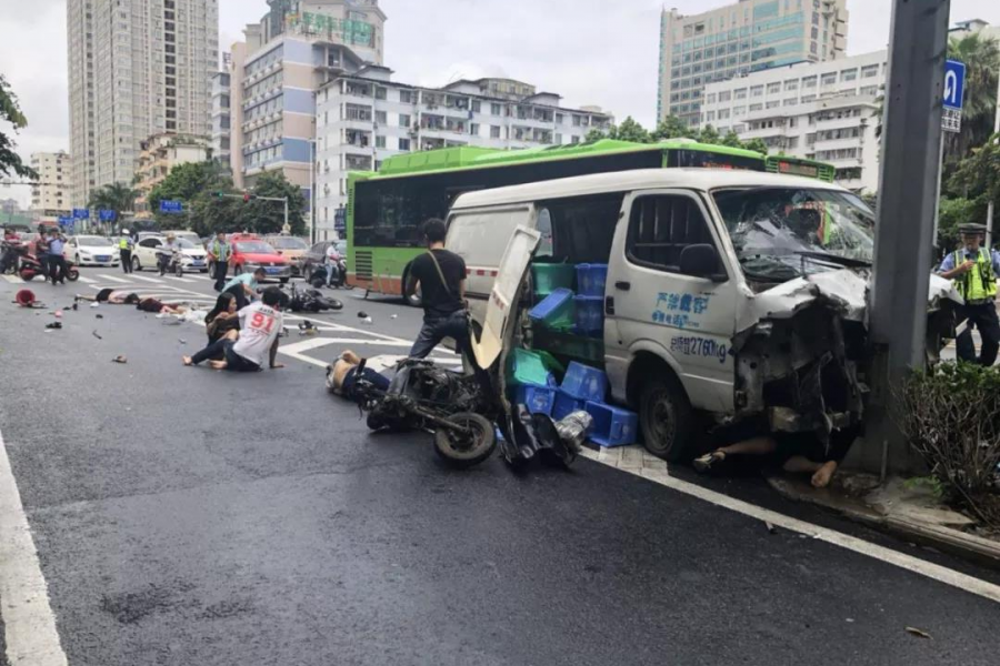 悲哀！广西南宁重大车祸警方最新通报：1人死亡多人受伤 - 靖西市·靖西网