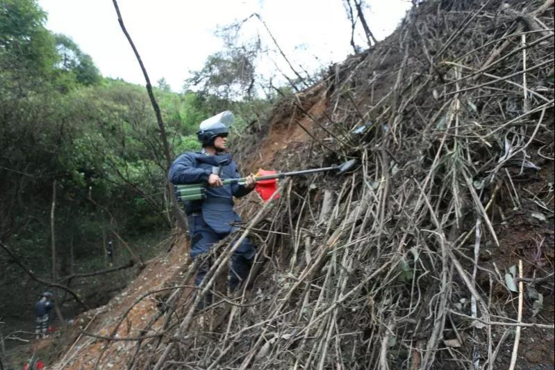 靖西大新边境“拆弹部队”奋战在危险地带 - 靖西市·靖西网