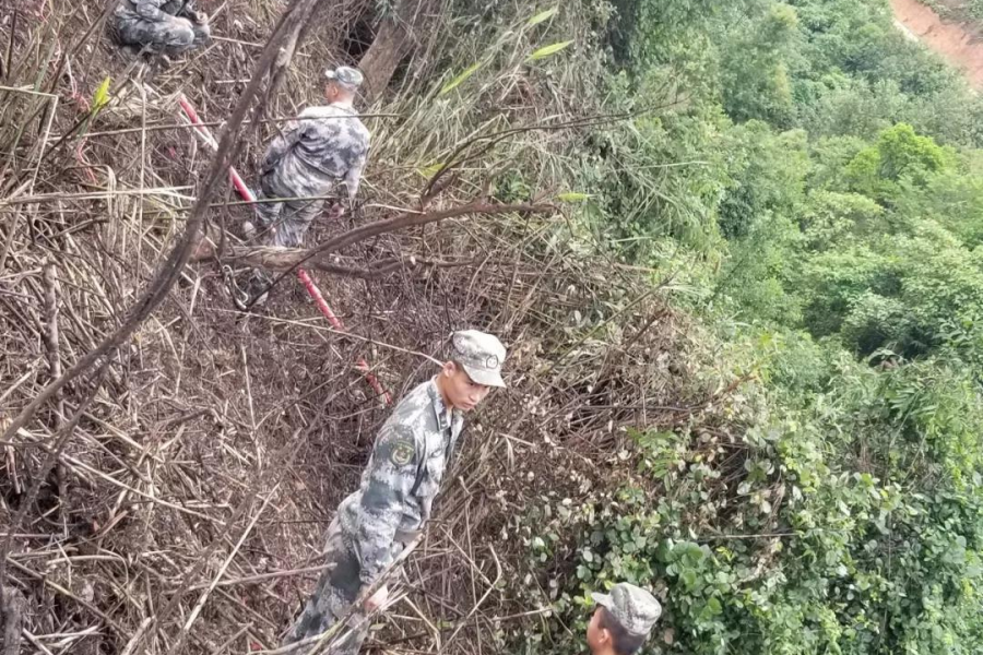 靖西大新边境“拆弹部队”奋战在危险地带 - 靖西市·靖西网