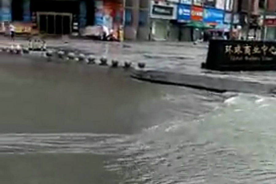 环球附近路段严重积水，出行不便 - 靖西市·靖西网