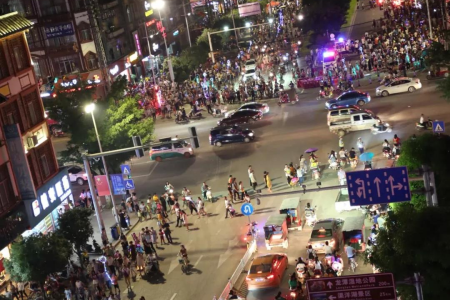 警灯伴明月|靖西公安民警不一样的中秋节！ - 靖西市·靖西网