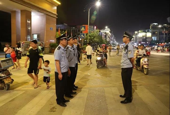 警灯伴明月|靖西公安民警不一样的中秋节！ - 靖西市·靖西网