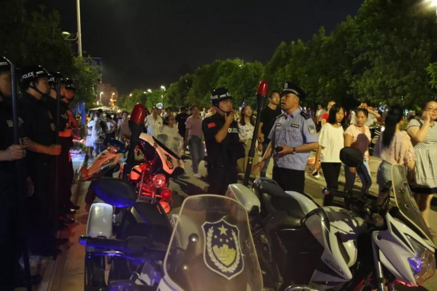 警灯伴明月|靖西公安民警不一样的中秋节！ - 靖西市·靖西网