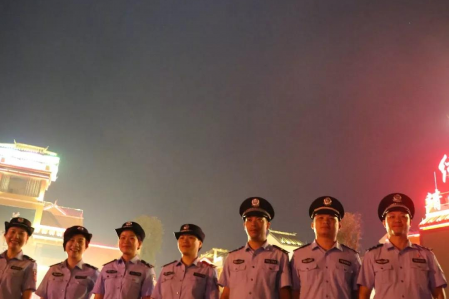 警灯伴明月|靖西公安民警不一样的中秋节！ - 靖西市·靖西网