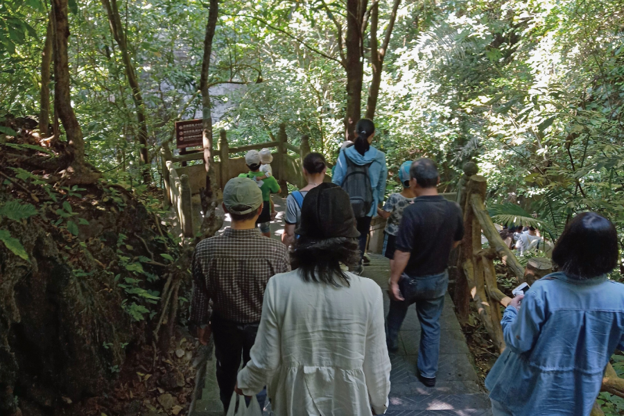 国庆期间通灵大峡谷游客蜂拥而来 - 靖西市·靖西网