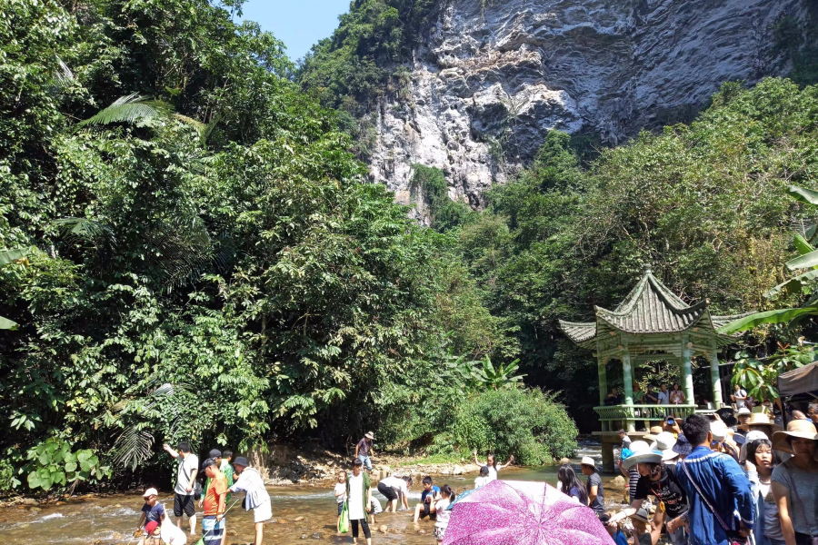 国庆期间通灵大峡谷游客蜂拥而来 - 靖西市·靖西网
