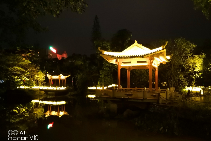 中山公园夜景 - 靖西市·靖西网