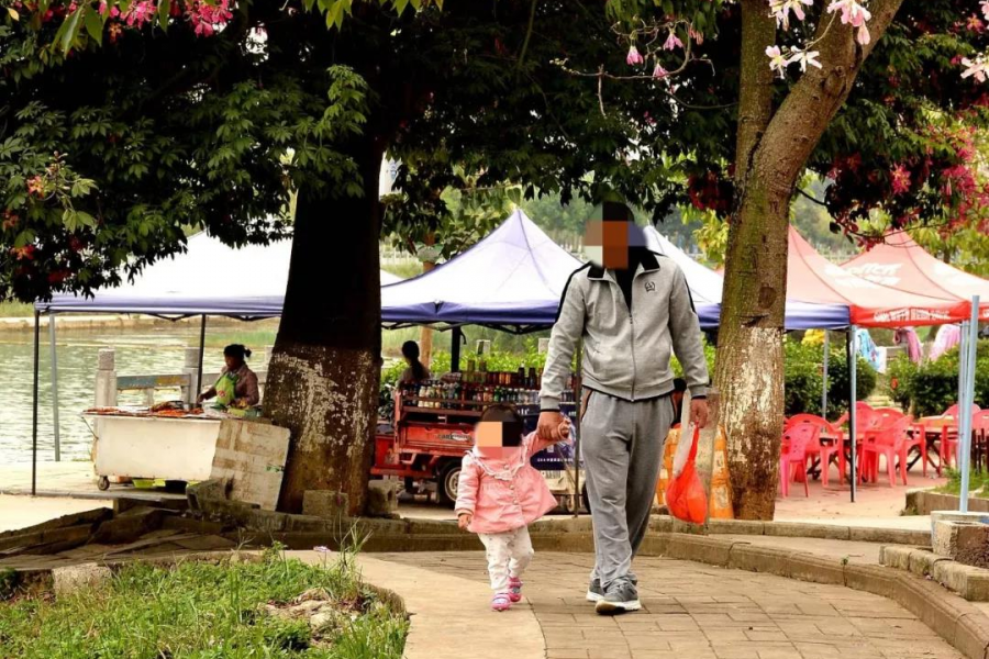 激动！我在靖西龙潭亲吻来自巴西的美人 - 靖西市·靖西网