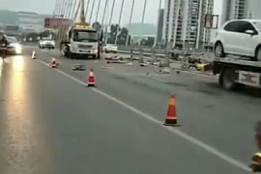 又是东合桥——看看这凌晨发生的车祸 - 靖西市·靖西网