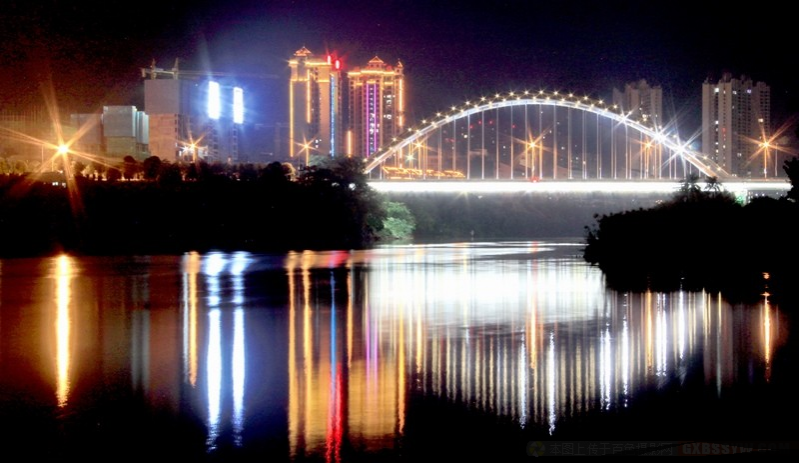 流光溢彩的右江两岸2018国庆夜景俯视视角。 - 靖西市·靖西网