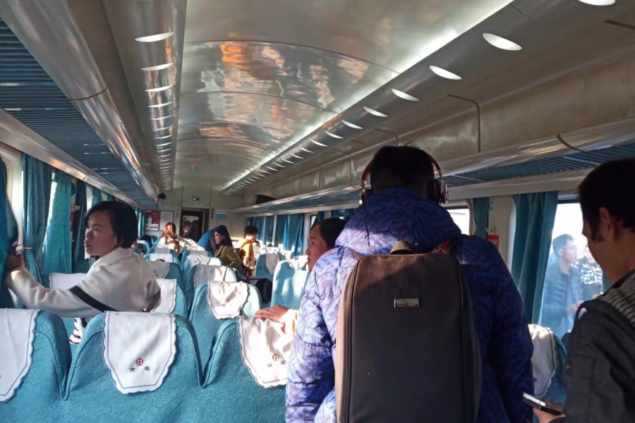 现在靖西每天早中晚各有一对城际快速旅客列车来往首府南宁，现在去南宁基本上不自驾了 - 靖西市·靖西网