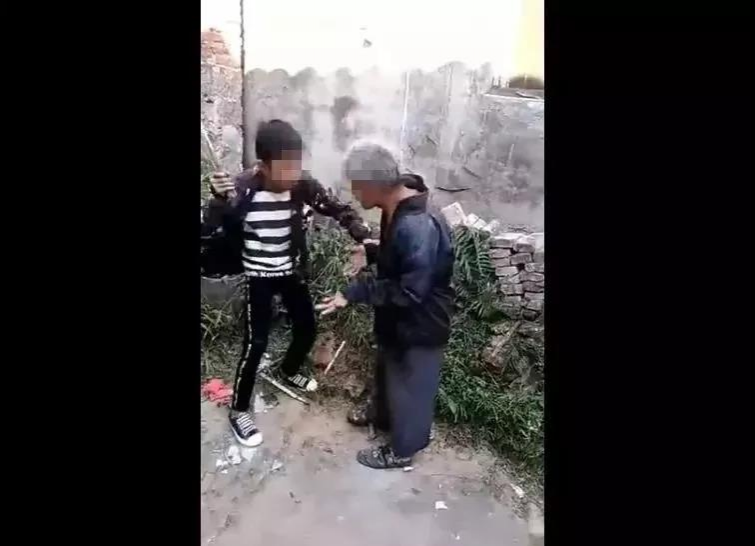 愤怒至极！广西5名未成年人殴打残疾老人，还拍视频炫耀 - 靖西市·靖西网