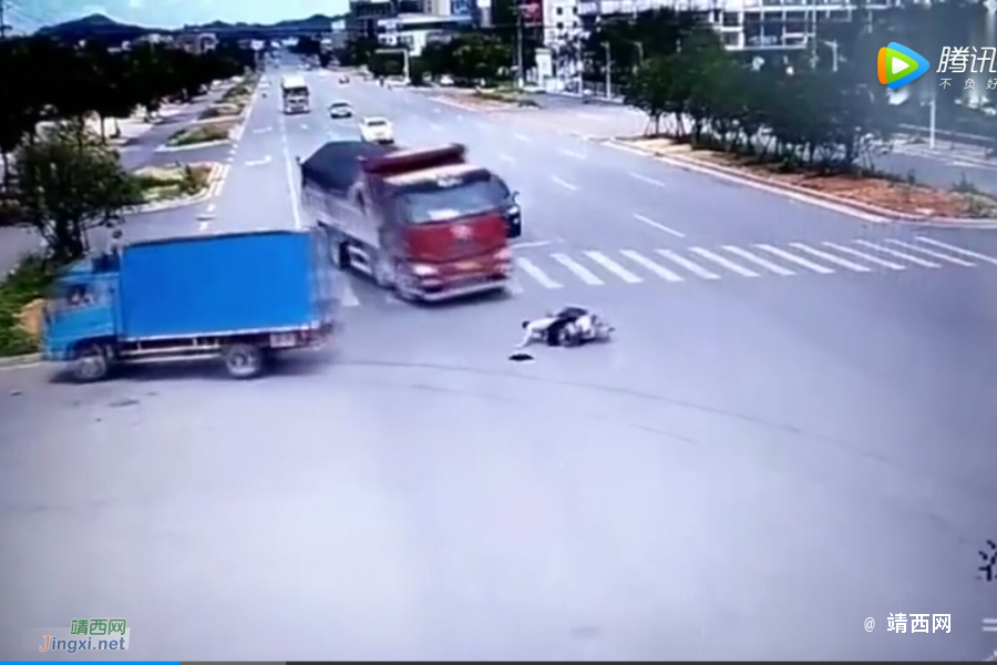 【视频】男子骑电动车横穿马路遭左右夹击 两回死里逃生吓破胆 - 靖西市·靖西网