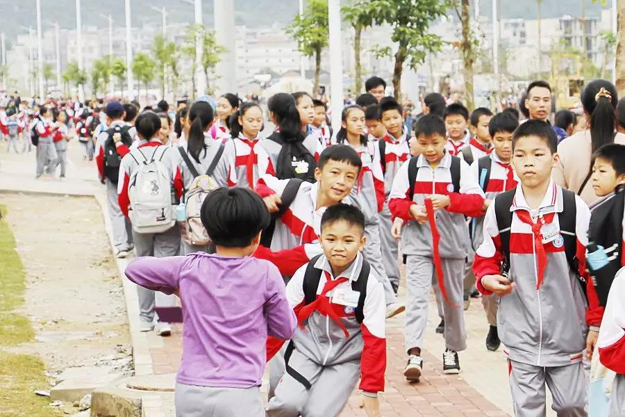 全靖西都在看第七小学第一届运动会开幕式！ - 靖西市·靖西网