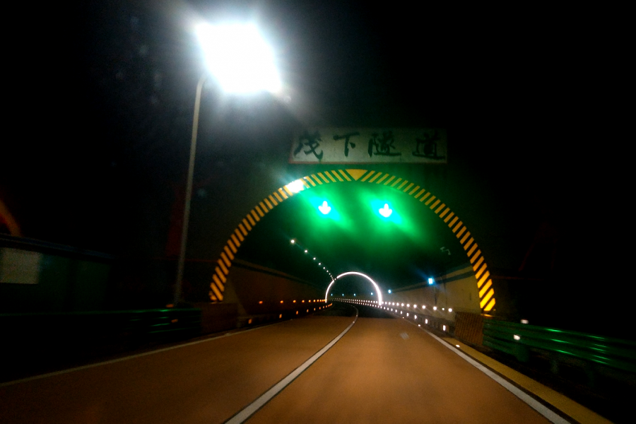 雨夜行走龙邦高速路，发现惊天秘密！ - 靖西市·靖西网