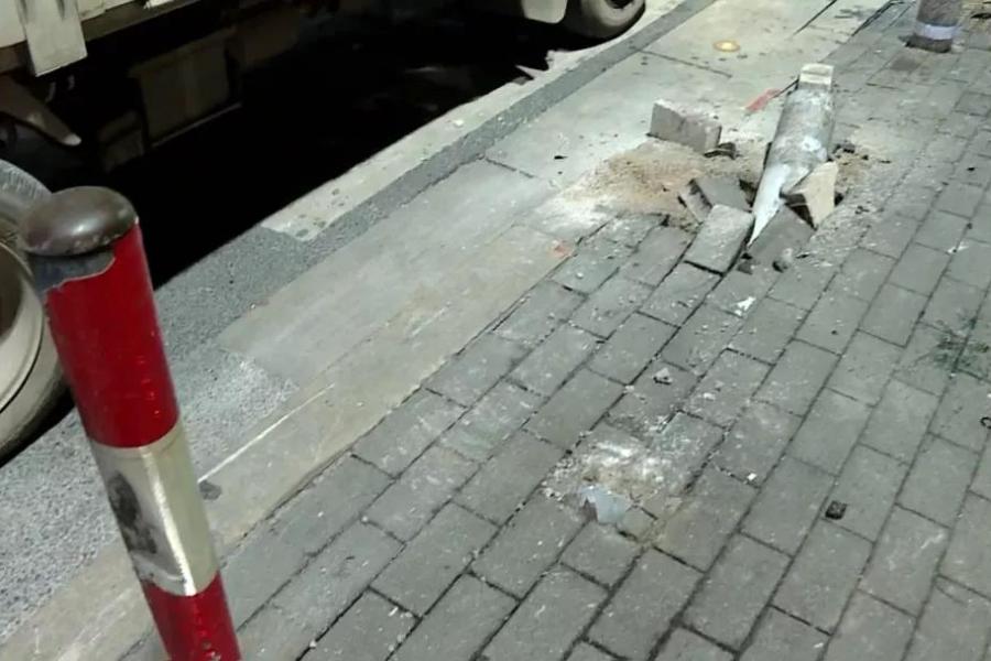 广西一轿车连撞多车冲上人行道，现场惨烈，伤者讲述弃车保命惊魂一幕 - 靖西市·靖西网