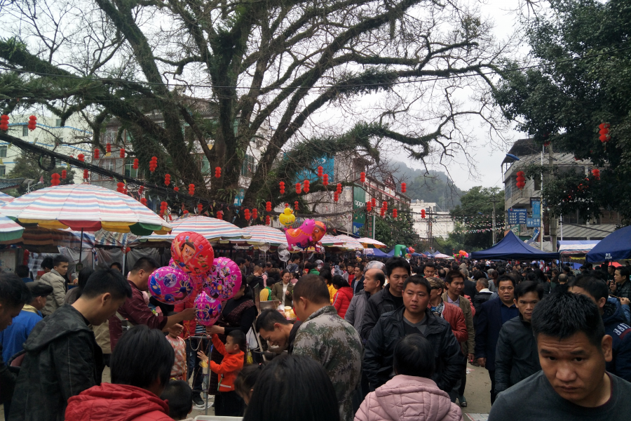 湖润航诞元宵节添堵篇。 - 靖西市·靖西网