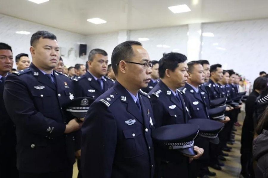 因公殉职靖西民警黄安永同志遗体告别仪式在百色市殡仪馆举行 - 靖西市·靖西网