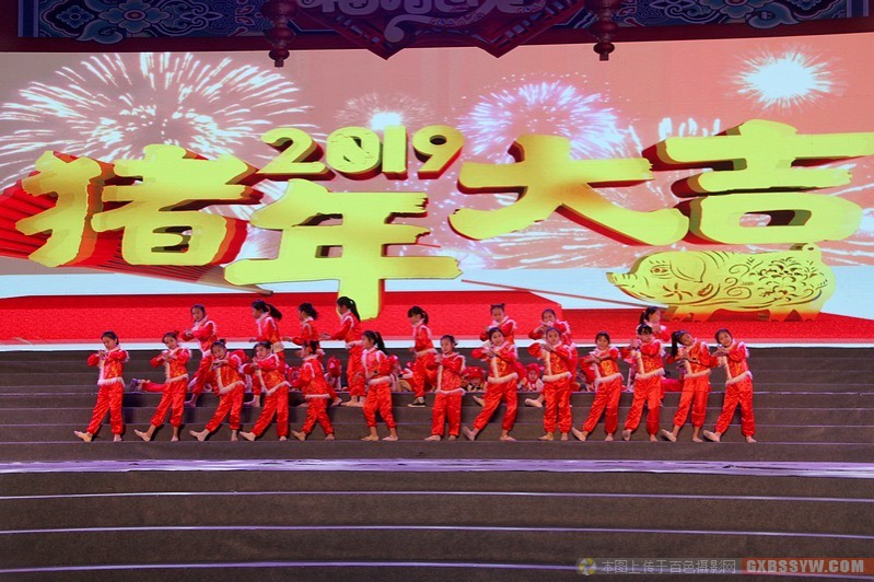 2019右江区春节联欢晚会举行。 - 靖西市·靖西网