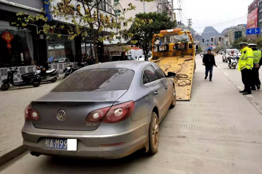 靖西街头，一辆小车的秘密被揭开…… - 靖西市·靖西网