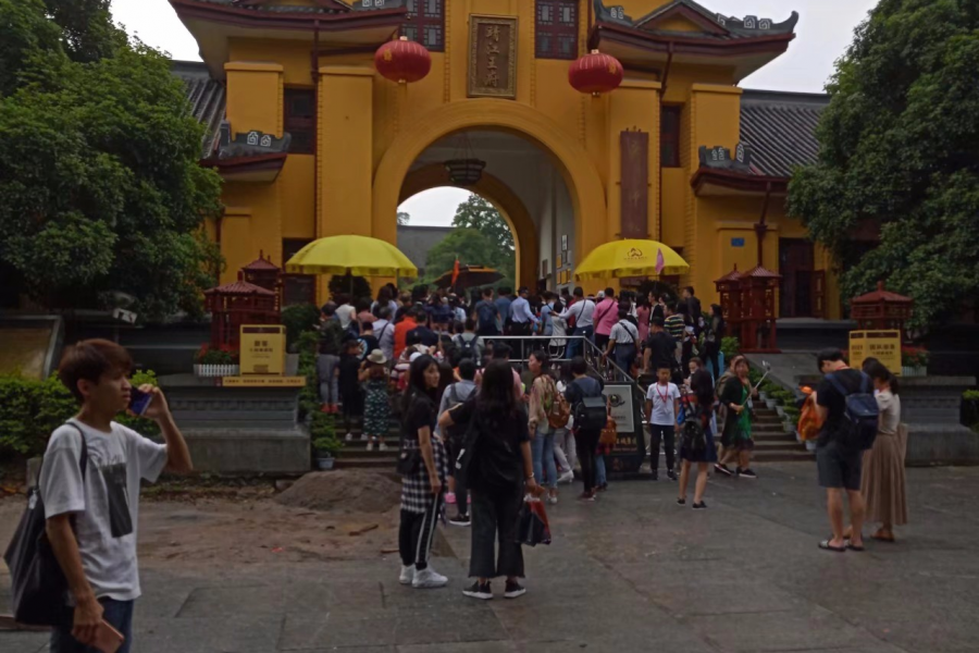 百色人真爱跑去桂林，一个星期每隔一天一班；难道山区爱看另一个山区？ - 靖西市·靖西网