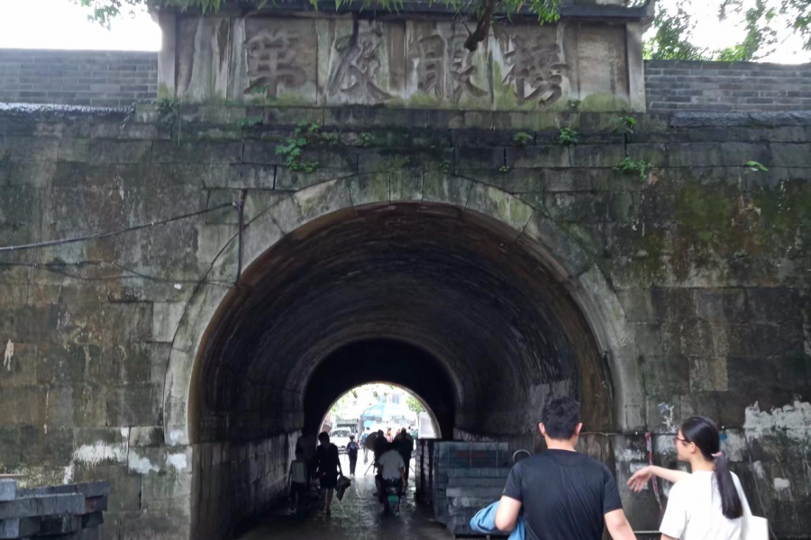 百色人真爱跑去桂林，一个星期每隔一天一班；难道山区爱看另一个山区？ - 靖西市·靖西网