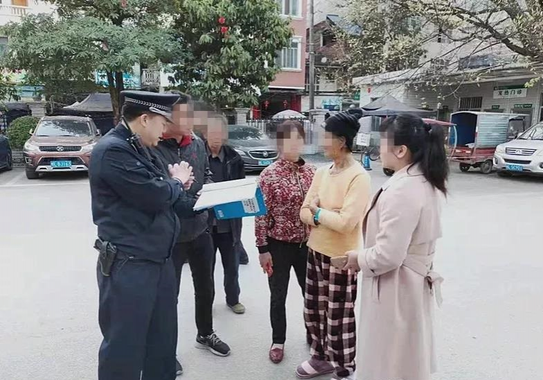 靖西一位老奶奶住院时突然走失，家人心急如焚，靖西警方快速反应帮助寻回…… - 靖西市·靖西网