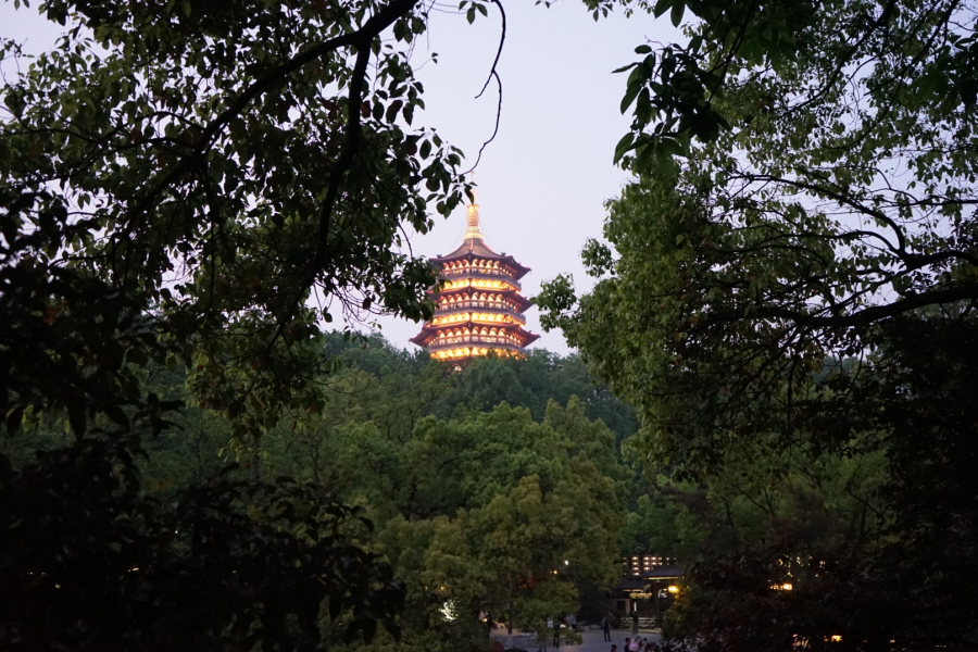 西湖雷锋塔的传说 - 靖西市·靖西网
