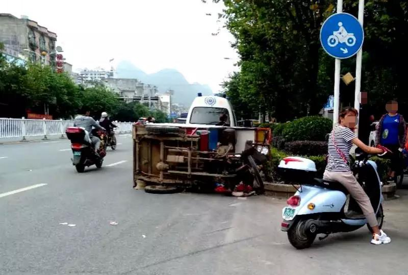 靖西城东路三轮车被追尾横卧马路，一人受伤...... - 靖西市·靖西网