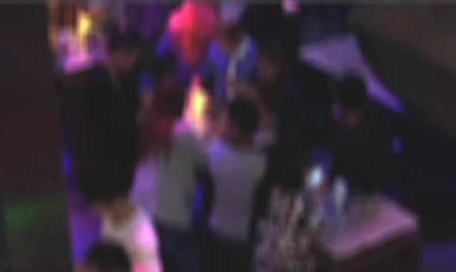 广西：蹦迪起摩擦，16人拿砍刀、砂枪对战！有人中弹... - 靖西市·靖西网